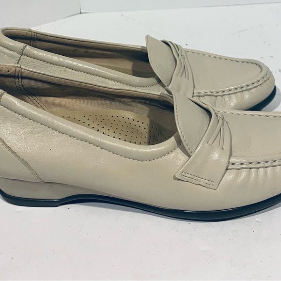 Womens SAS Tripad Slip on Flats Ivory/cream size 7 Made in USA - Picture 4 of 10